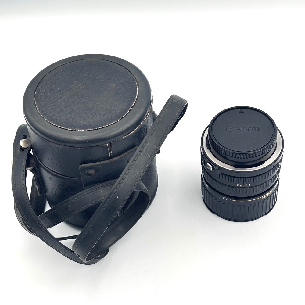 Canon FD 28-55mm f/3.5-4.5 Macro Zoom Lens Manual Focus Vintage Japan w/ Case